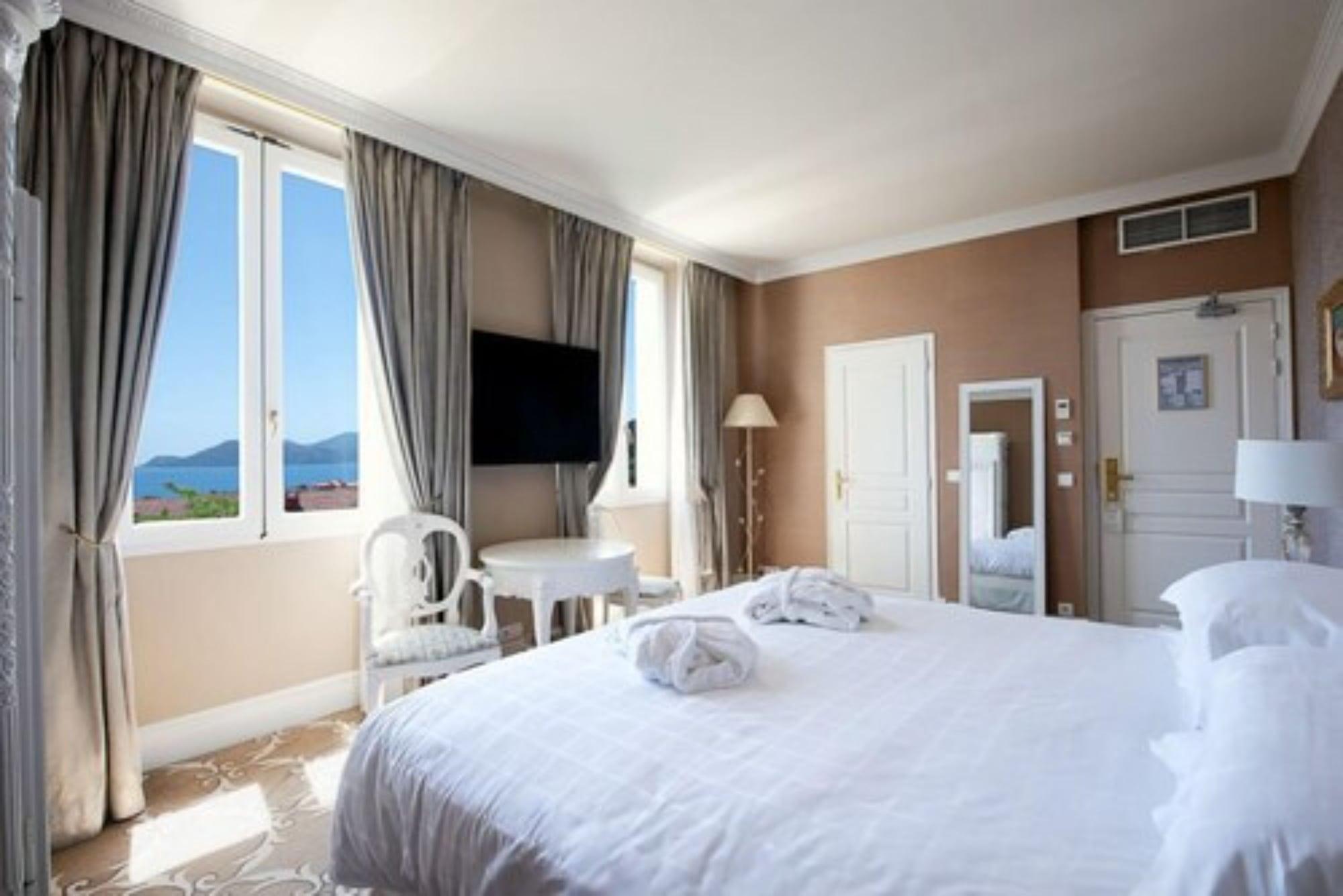 Hotel Chateau De La Tour Cannes Exterior photo