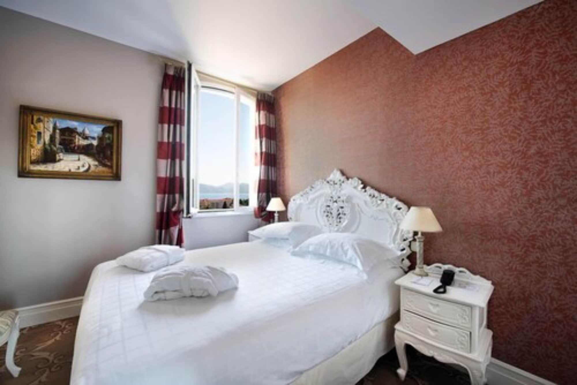 Hotel Chateau De La Tour Cannes Exterior photo