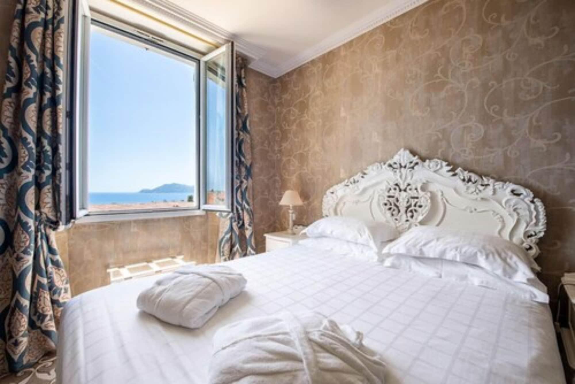 Hotel Chateau De La Tour Cannes Exterior photo
